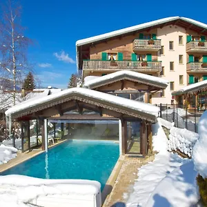 L'hermine Blanche Morzine